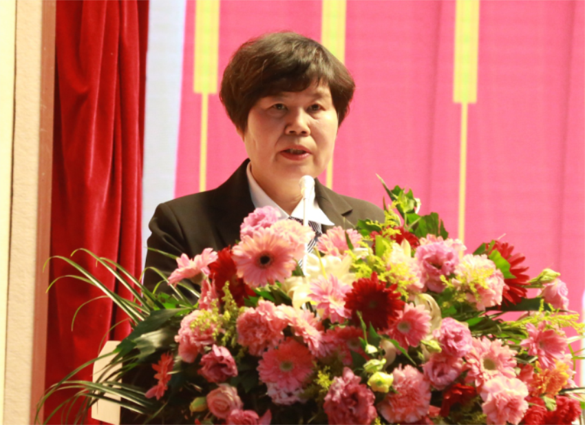 爱体育平台第一届党委班子选举大会---徐州市树恩中学总校长薛淑萍同志致开幕辞